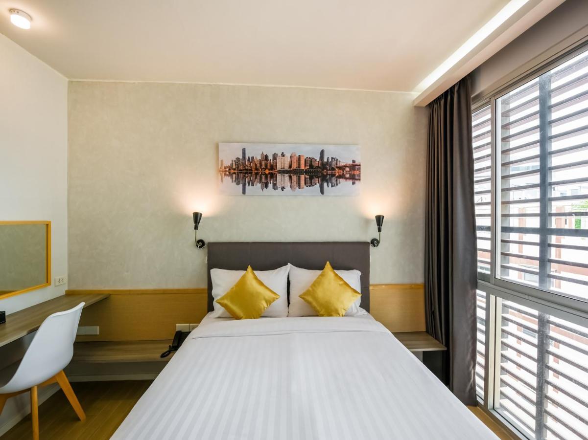 Kitzio House Hotel Huai Kwang Bangkok Extérieur photo
