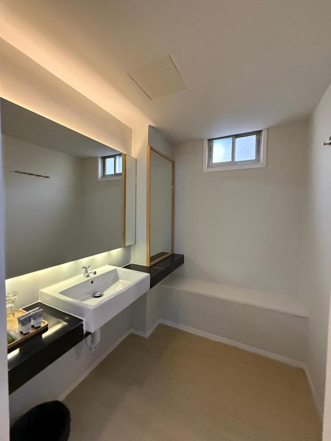 Kitzio House Hotel Huai Kwang Bangkok Extérieur photo